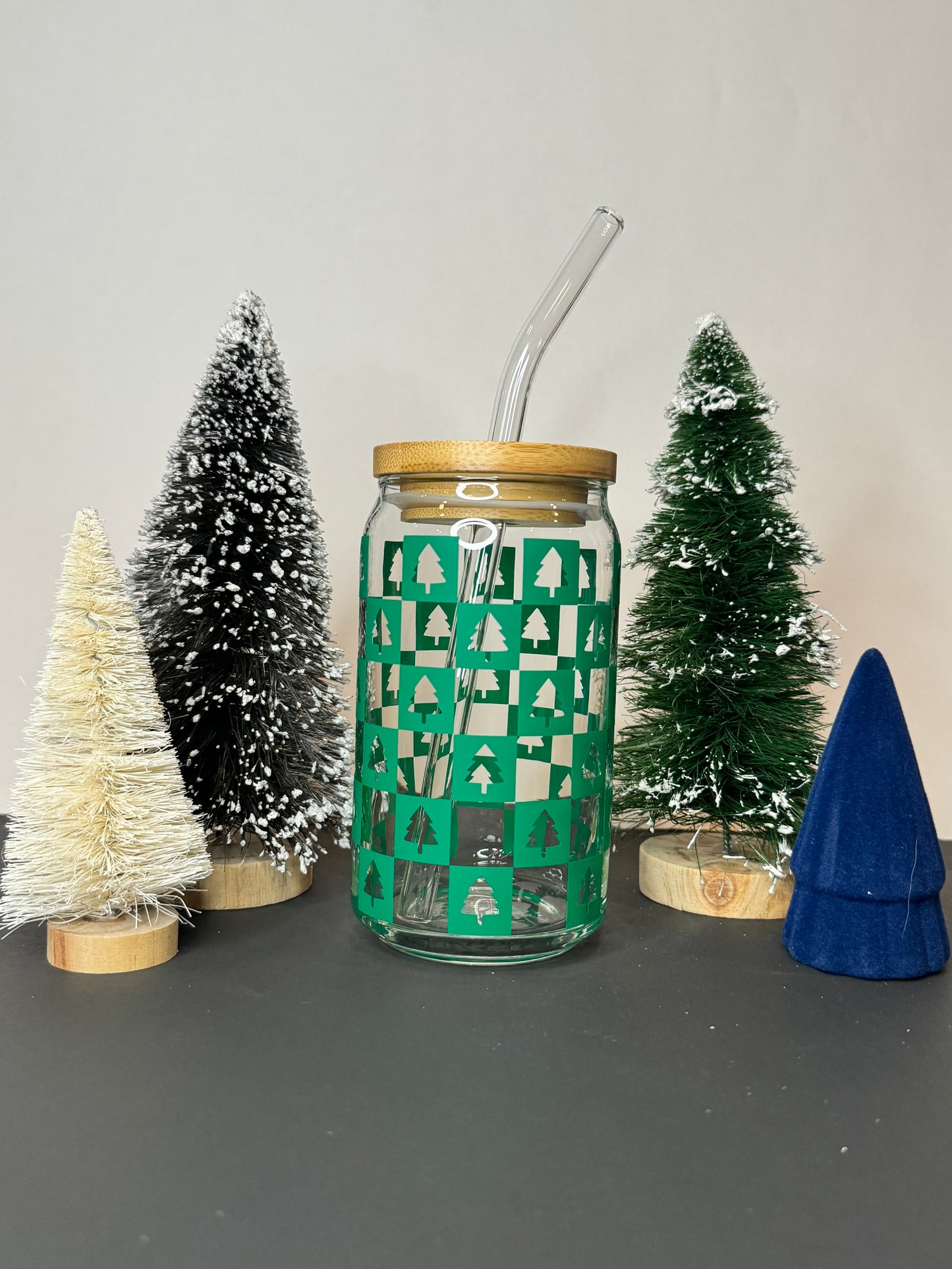 Checkered Christmas Tree 16oz Libbey Glass with Lid and Straw